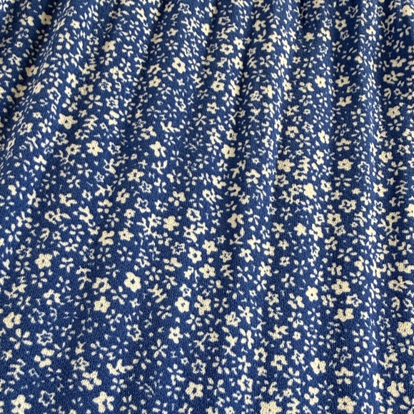 Adrianna Papell Blue Floral Sleeveless Blouse - Picture 2 of 7